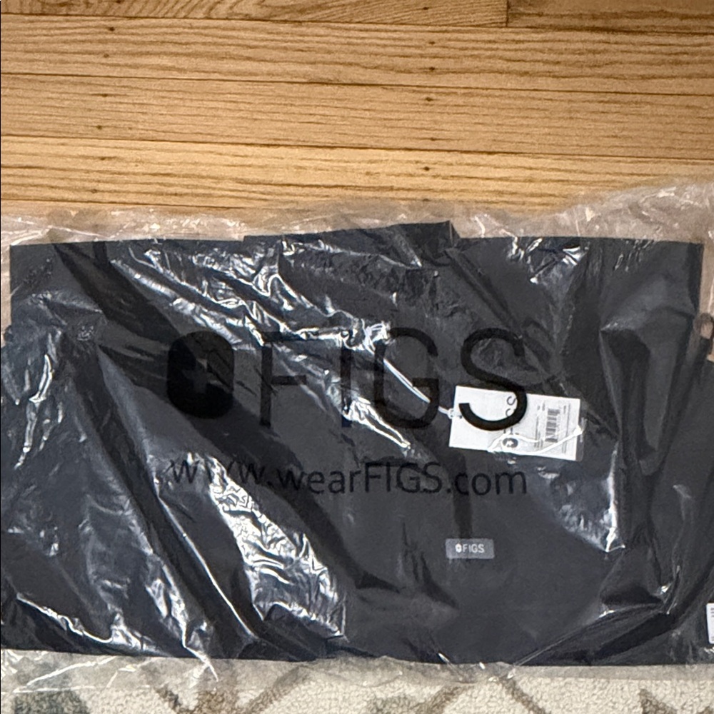 FIGS ON Shift stretch short jacket black XS